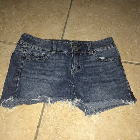 American Eagle Outfitters Pants - American Eagle Jean Cut off Shorts Size 2
